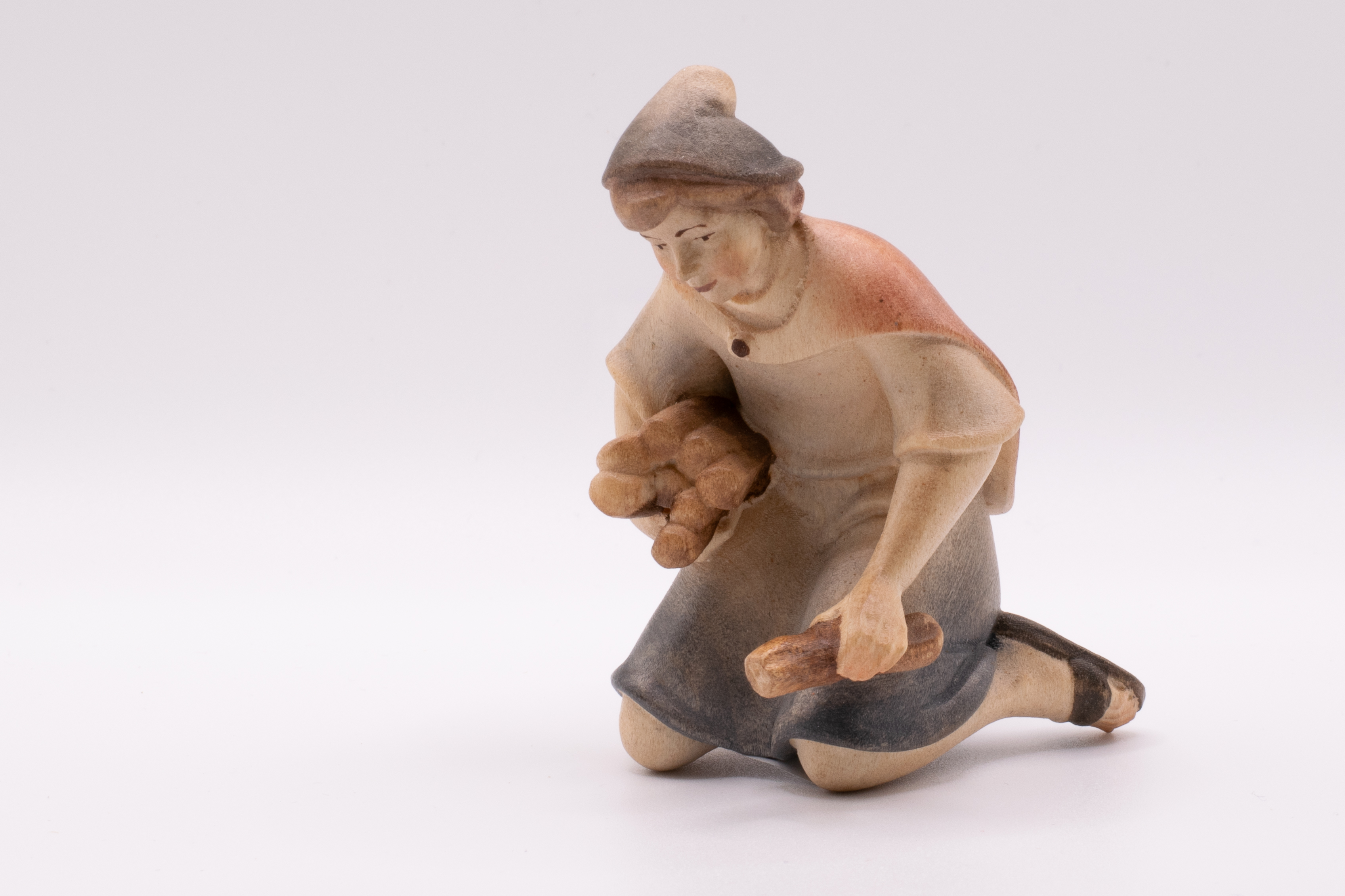 Krippenfigur Hirt am Feuer, Modern - Bemalt, 14cm